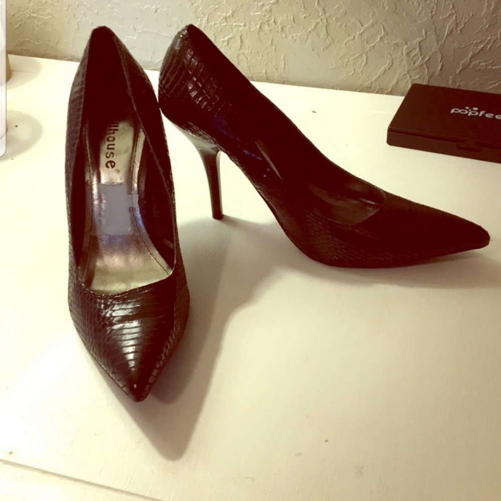 Black Faux Snakeskin Pumps